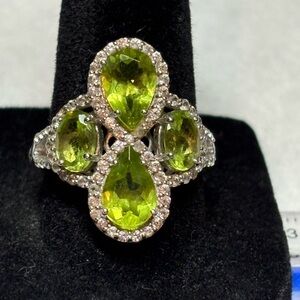 Sterling Silver Peridot Cluster Ring - Vibrant Green